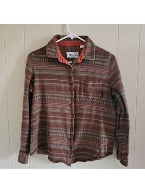 Levitate Women’s Button-Up Top
